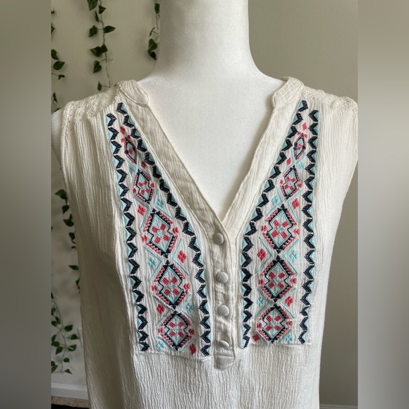 Torrid Embroidered Gauze Tank Top - Picture 10 of 16